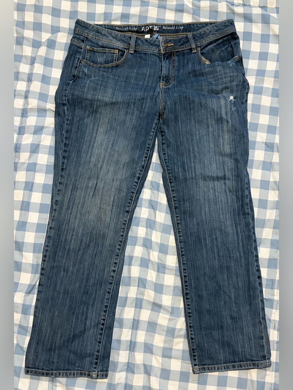 apt 9 women's jeans relaxed crop lightly distressed around pocket modern fit